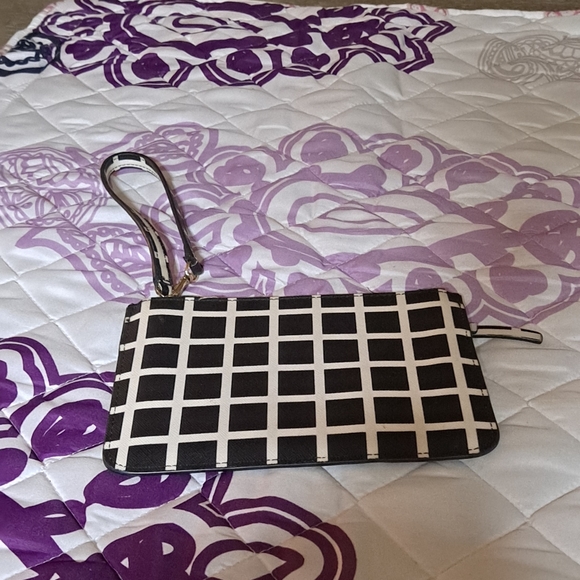 Kate Spade Wristlet - Picture 3 of 7